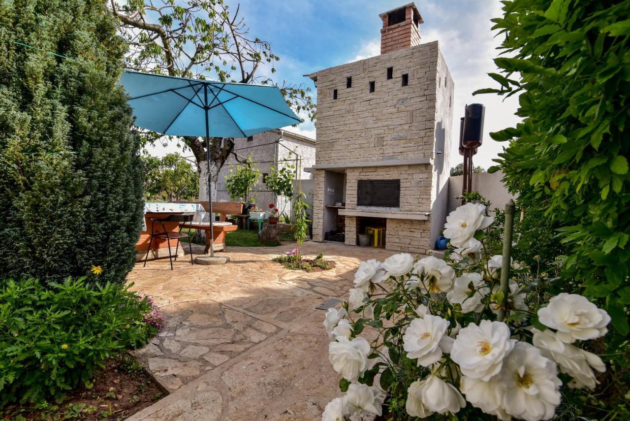 Nena Apartment ซูโกชัน ภายนอก รูปภาพ