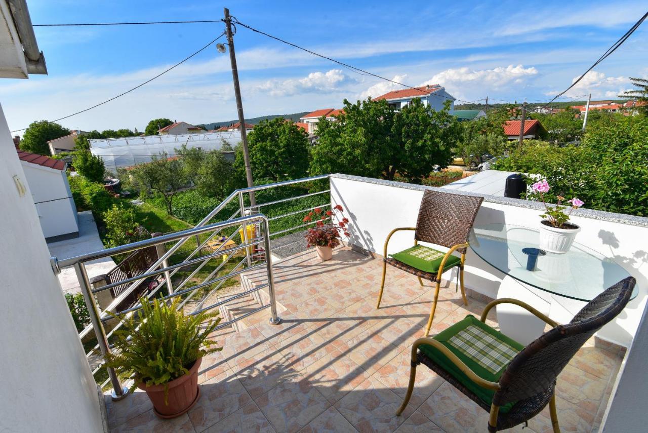 Nena Apartment ซูโกชัน ภายนอก รูปภาพ