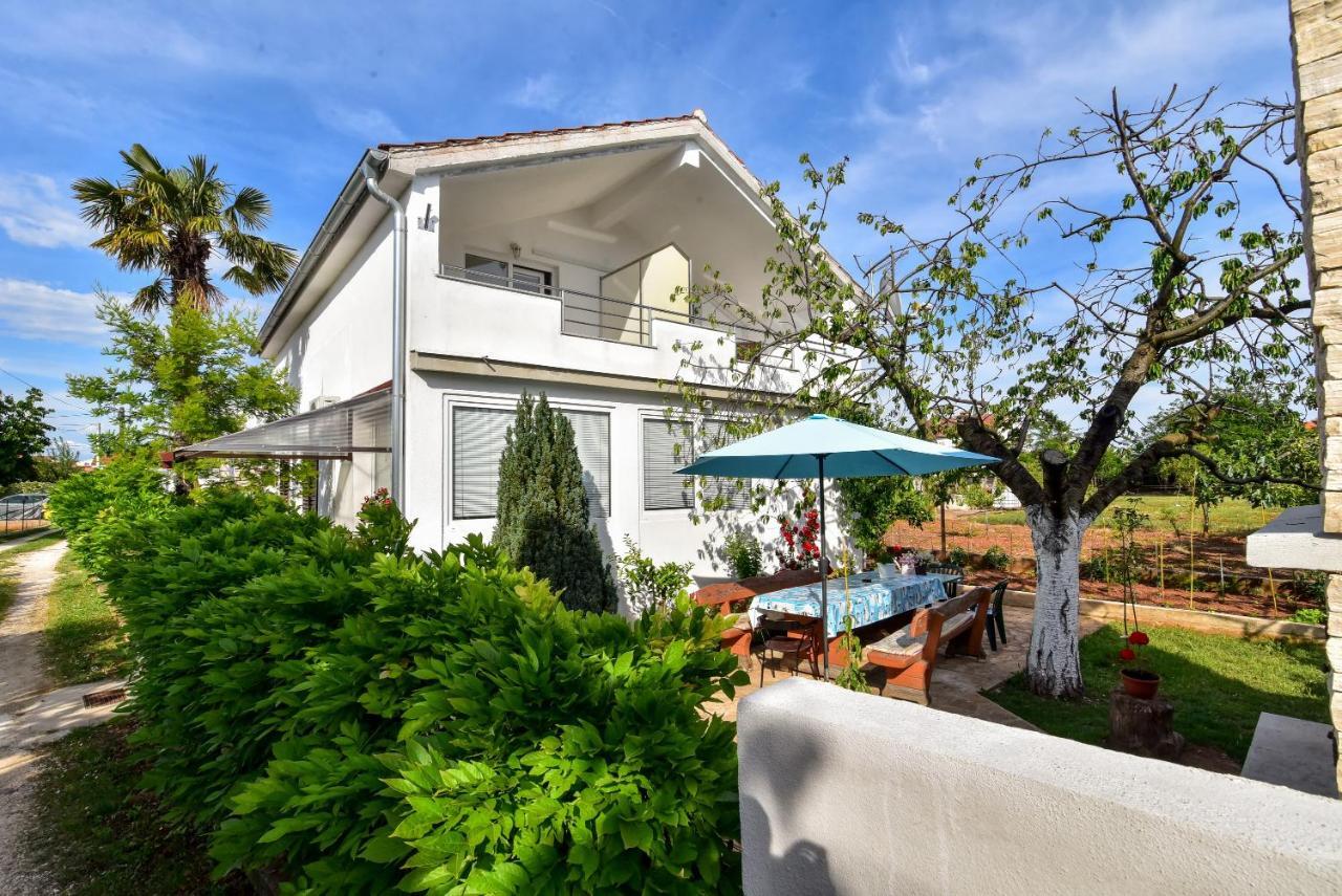 Nena Apartment ซูโกชัน ภายนอก รูปภาพ